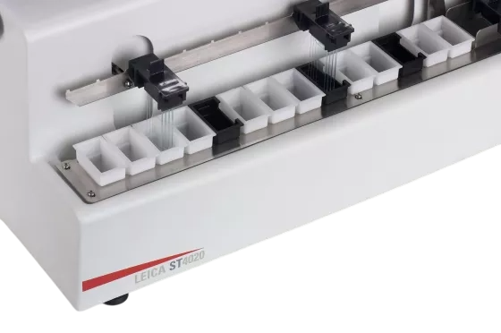 Estación de Tinción Lineal Leica ST4020